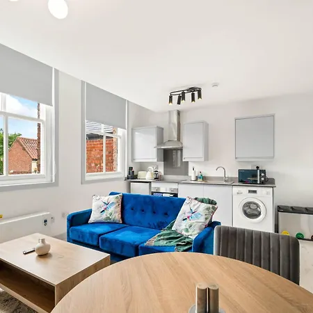 1 Bedroom Modern Living In The Old Bank House In Market Rasen Exterior foto