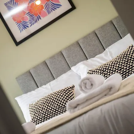 1 Bedroom Modern Living In The Old Bank House In Market Rasen Exterior foto