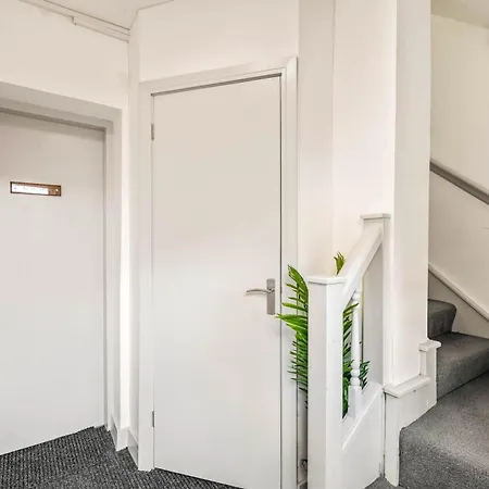 1 Bedroom Modern Living In The Old Bank House In Market Rasen Exterior foto