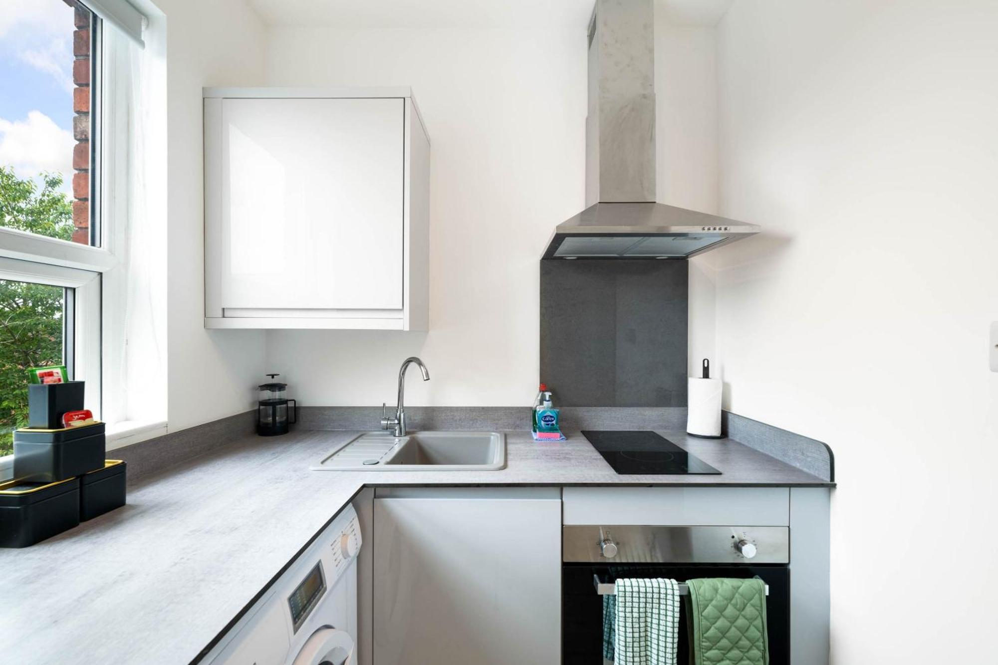 Apartment 1 Bedroom Modern Living In The Old Bank House In