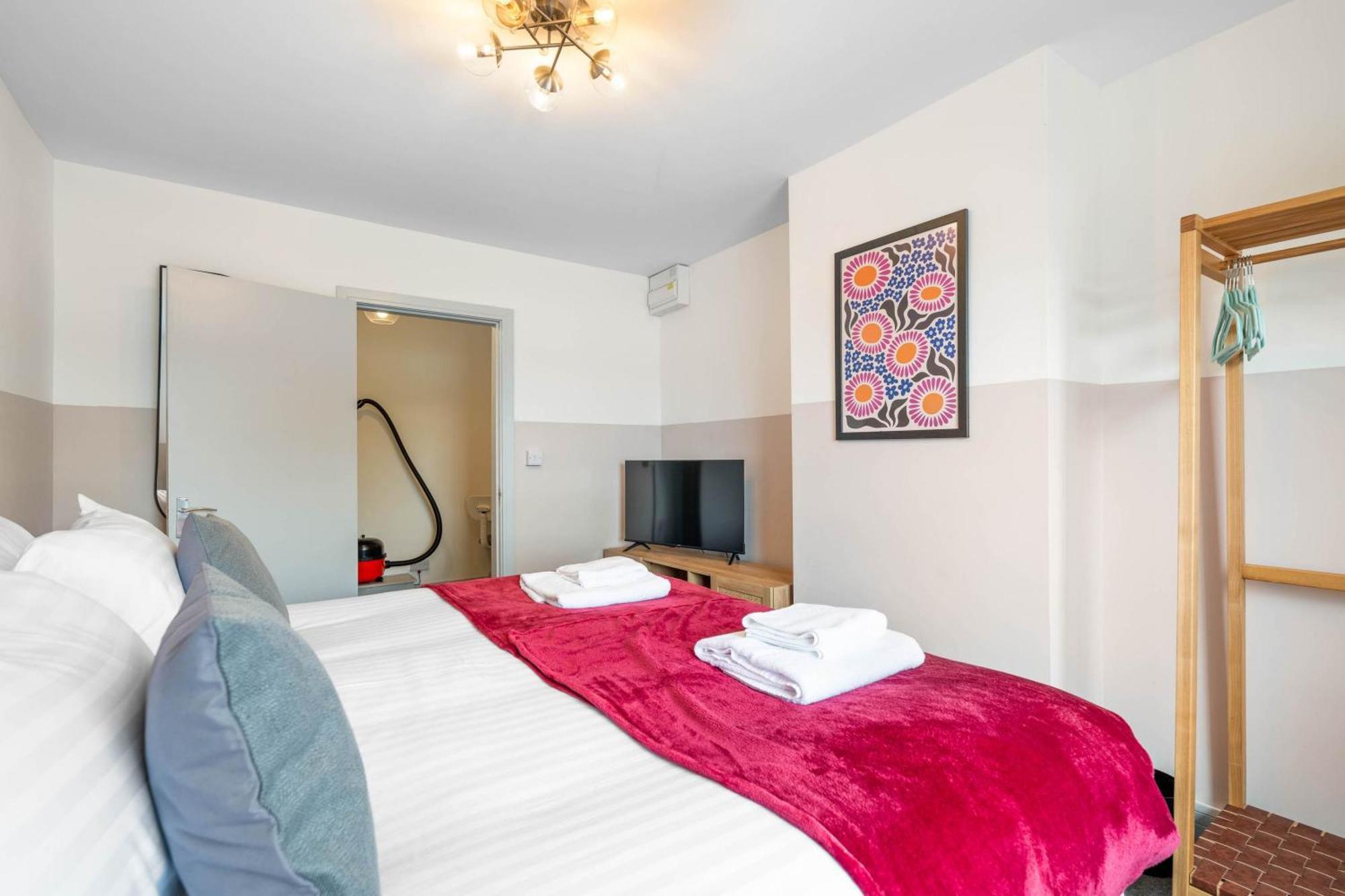 Apartment 1 Bedroom Modern Living In The Old Bank House In
