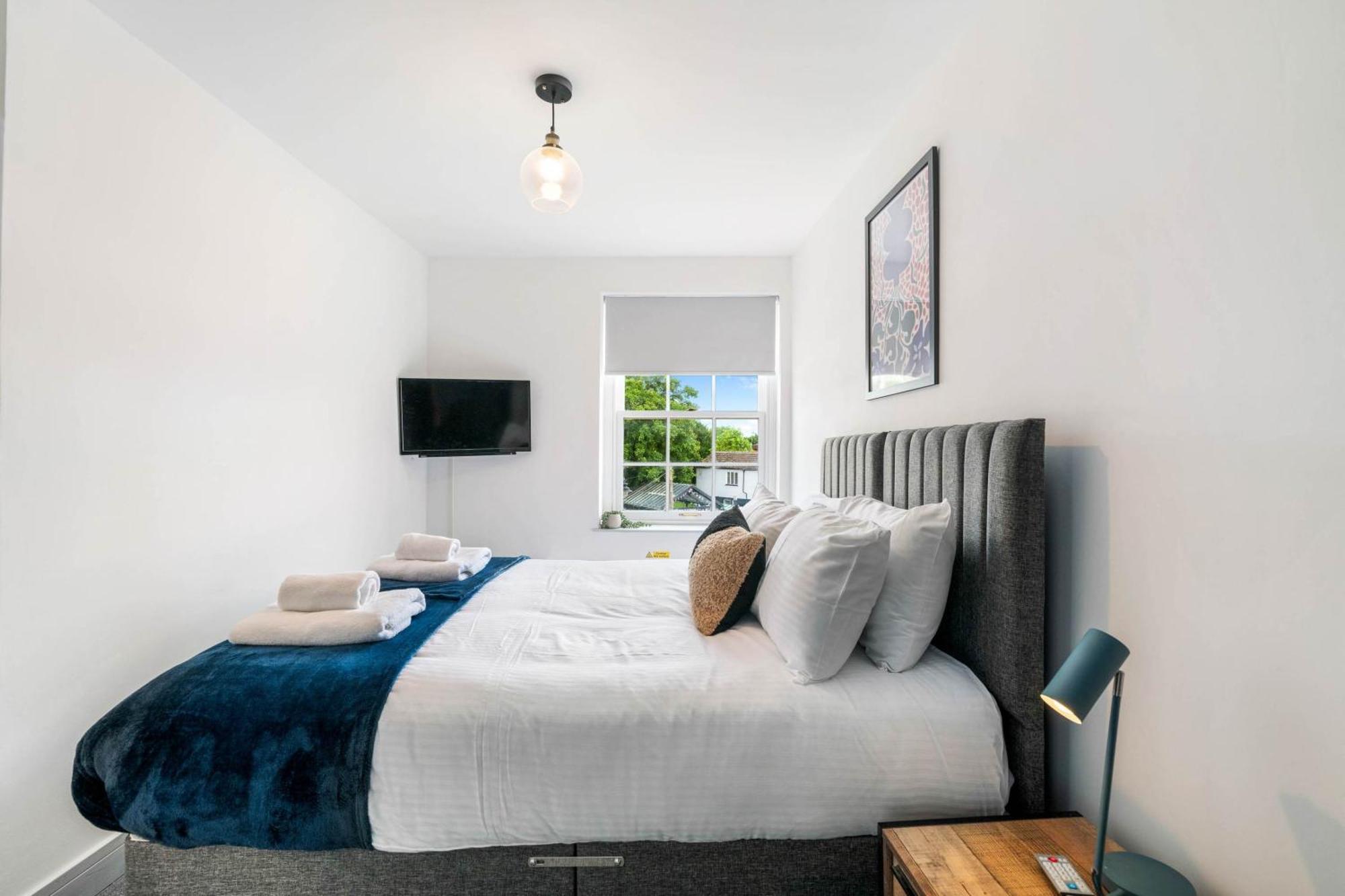 1 Bedroom Modern Living In The Old Bank House In