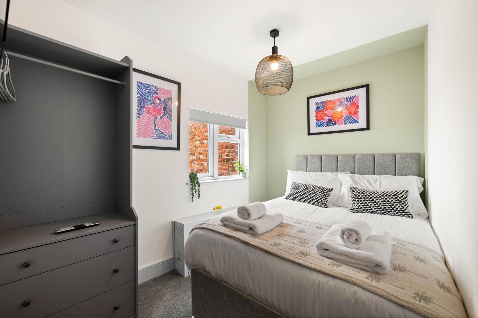 Apartment 1 Bedroom Modern Living In The Old Bank House In