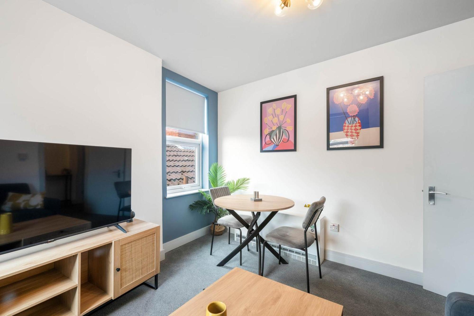 Apartment 1 Bedroom Modern Living In The Old Bank House In *