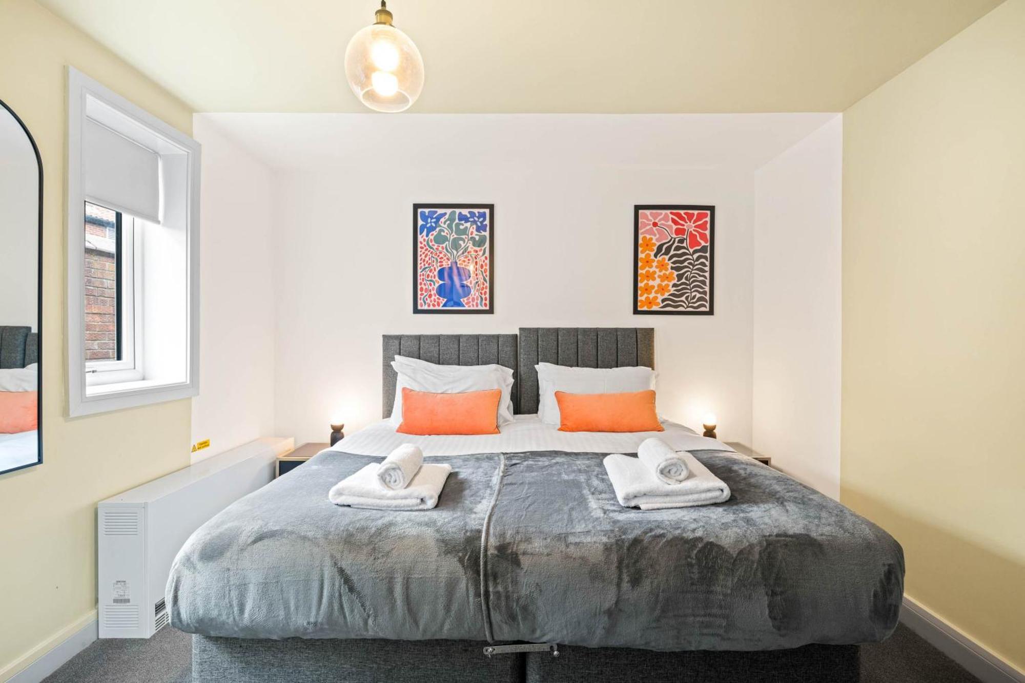 Apartment 1 Bedroom Modern Living In The Old Bank House In