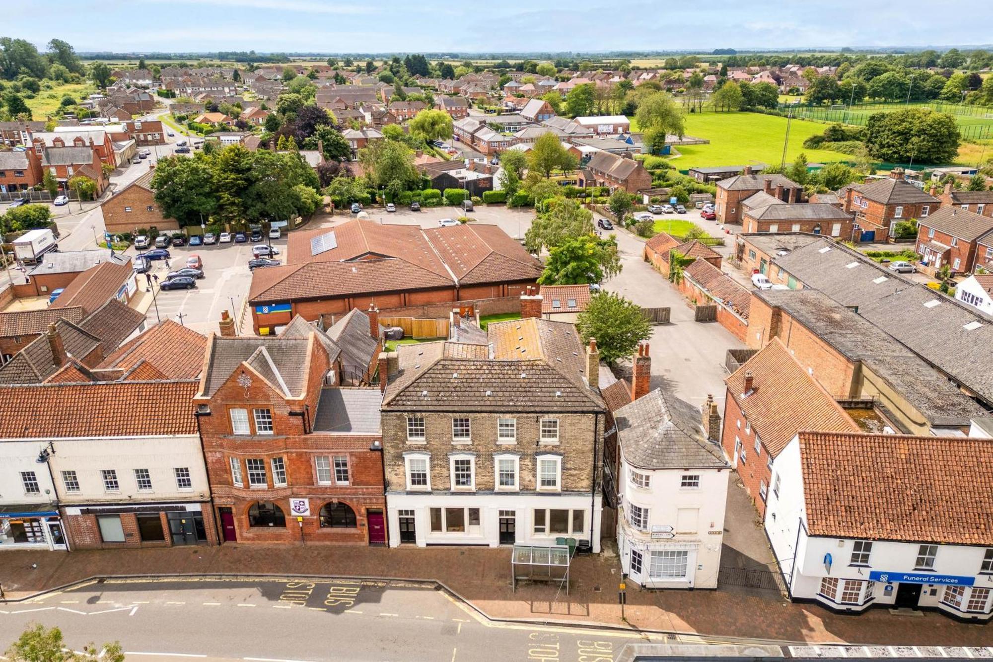 1 Bedroom Modern Living In The Old Bank House In *
